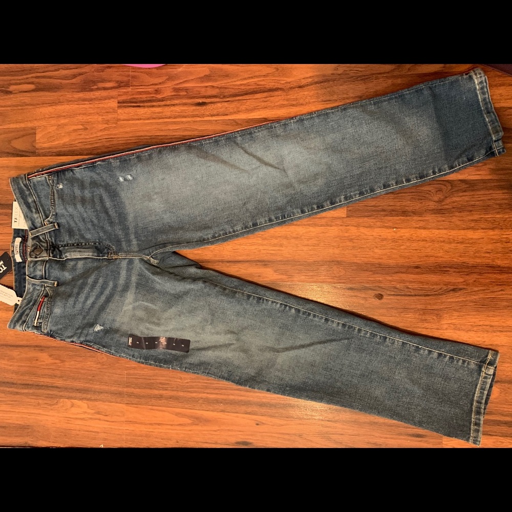 Tommy Hilfiger high rise jeans! NEW WITH TAG